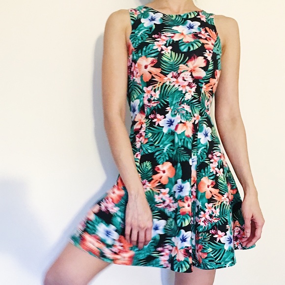 Forever 21 Dresses Tropical Palm Print Dress Small Poshmark forever-21-dresses-tropical-palm-print-dress-small-poshmark